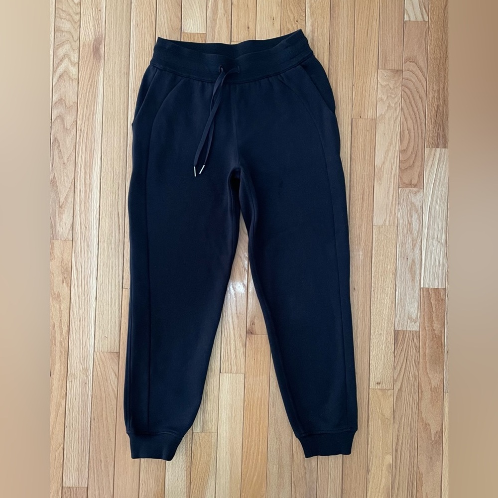 Lululemon High rise Scuba jogger, black, size 6